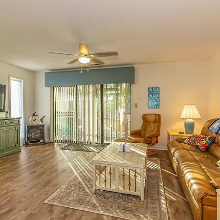 2 Bed 2 Bath Ground Level Golf Colony 33I Only 2 Miles To The Beach